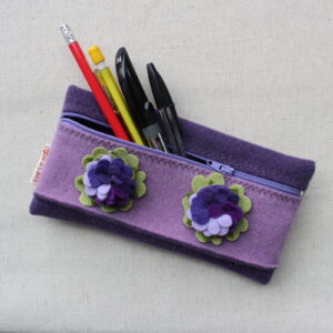 Astuccio portatutto viola con fiori - Cose di Laura creatività in feltro