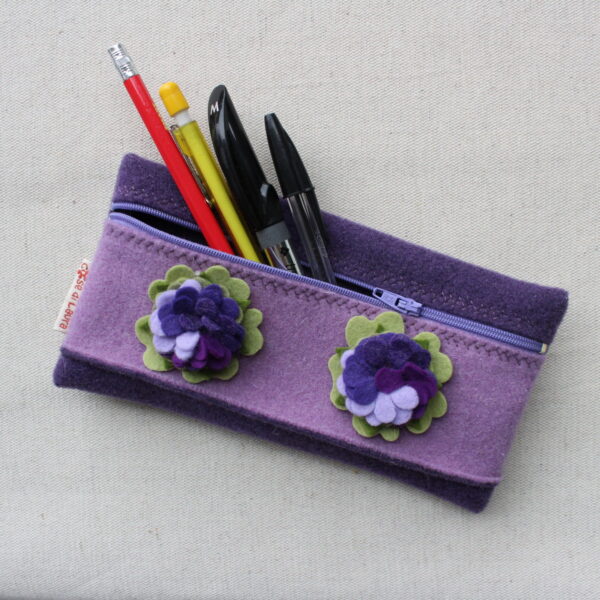 Astuccio portatutto viola con fiori - Cose di Laura creatività in feltro