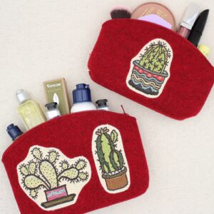 Pochette in feltro con cactus di stoffa gobelin applicato - Cose di Laura creatività in feltro