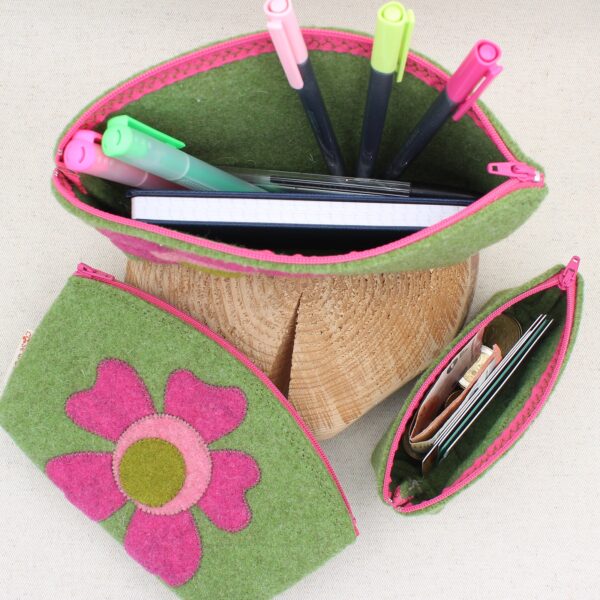 Pochette verde con fiore rosa - Cose di Laura creatività in feltro