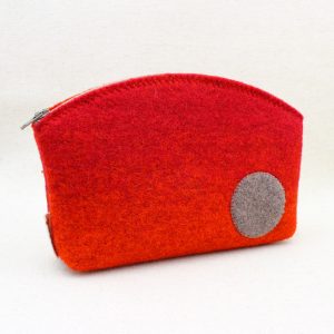 Pochette in feltro arancio melange con bollo - Cose di Laura creatività in feltro