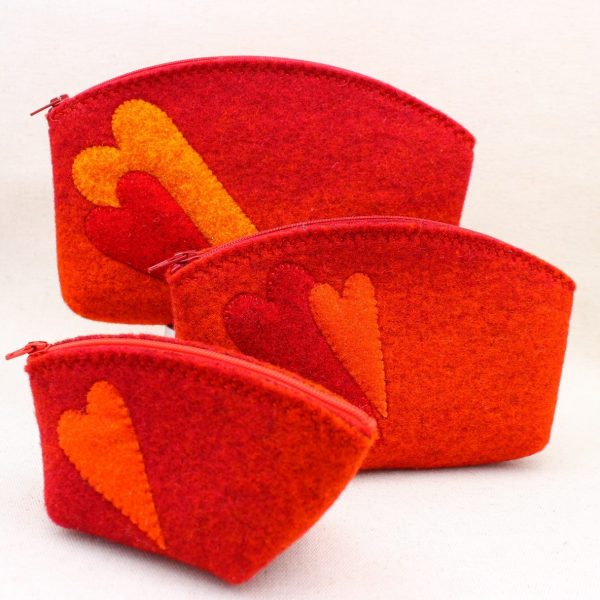 Pochette in feltro arancio melange con cuori - Cose di Laura creatività in feltro