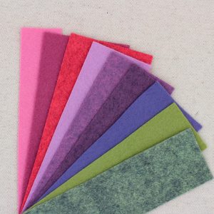 Mix 9 colori di panno lana in tagli 30x30 cm, tonalità ortensia, lavanda e verde - Cose di Laura creatività in feltro