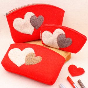 Pochette rossa con cuori - Cose di Laura creatività in feltro