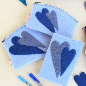 Set astucci e quadernetto celeste con cuori - Cose di Laura creatività in feltro