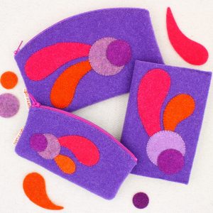 Set astucci e quadernetto lavanda con bolli e virgole - Cose di Laura creatività in feltro