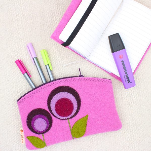 Set astucci e quadernetto lilla con fiori stilizzati - Cose di Laura creatività in feltro