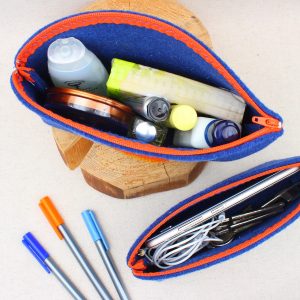 Pochette blu con fiore - Cose di Laura creatività in feltro