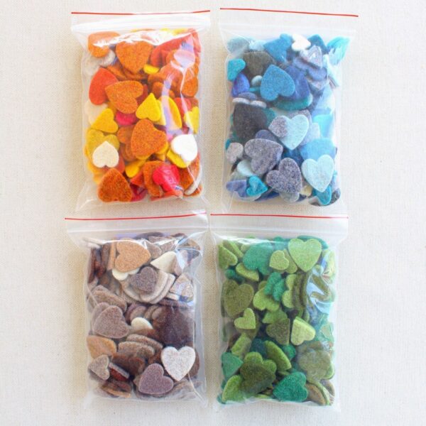 Mix 120 cuori in feltro 3 mm, assortiti in misura e colori - Cose di Laura creatività in feltro