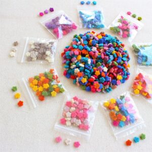 Mix fiorellini mignon in feltro 3 mm - Cose di Laura creatività in feltro