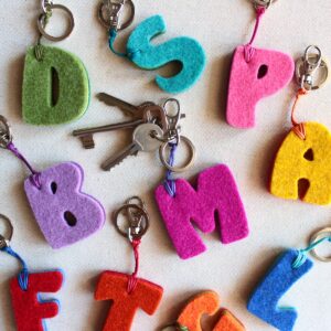 Portachiave lettera in feltro - Cose di Laura creatività in feltro