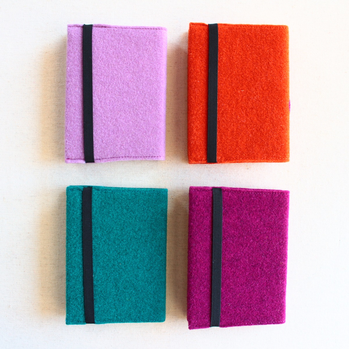 quaderno-A6-blocnotes-appunti-copertina-feltro-fattoamano-cosedilaura.2 Quadernetto con copertina in feltro di lana - Cose di Laura creatività in feltro