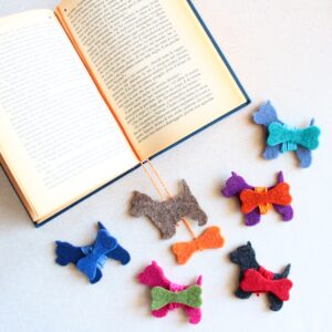 Segnalibri filo con cane westie e osso in feltro - Cose di Laura creatività in feltro