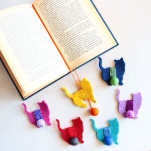 Segnalibri filo con gatto e pallina in feltro - Cose di Laura creatività in feltro