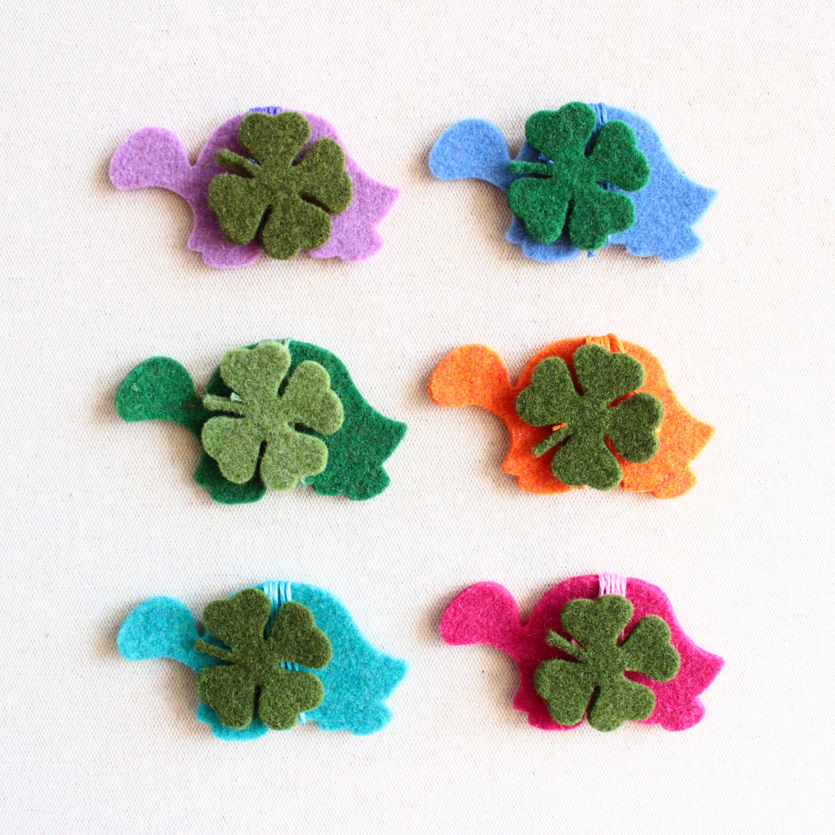 segnalibro-filo-tartaruga-quadrifoglio-feltro-fattoamano-cosedilaura.1 Segnalibri filo con tartaruga e quadrifoglio in feltro - Cose di Laura creatività in feltro